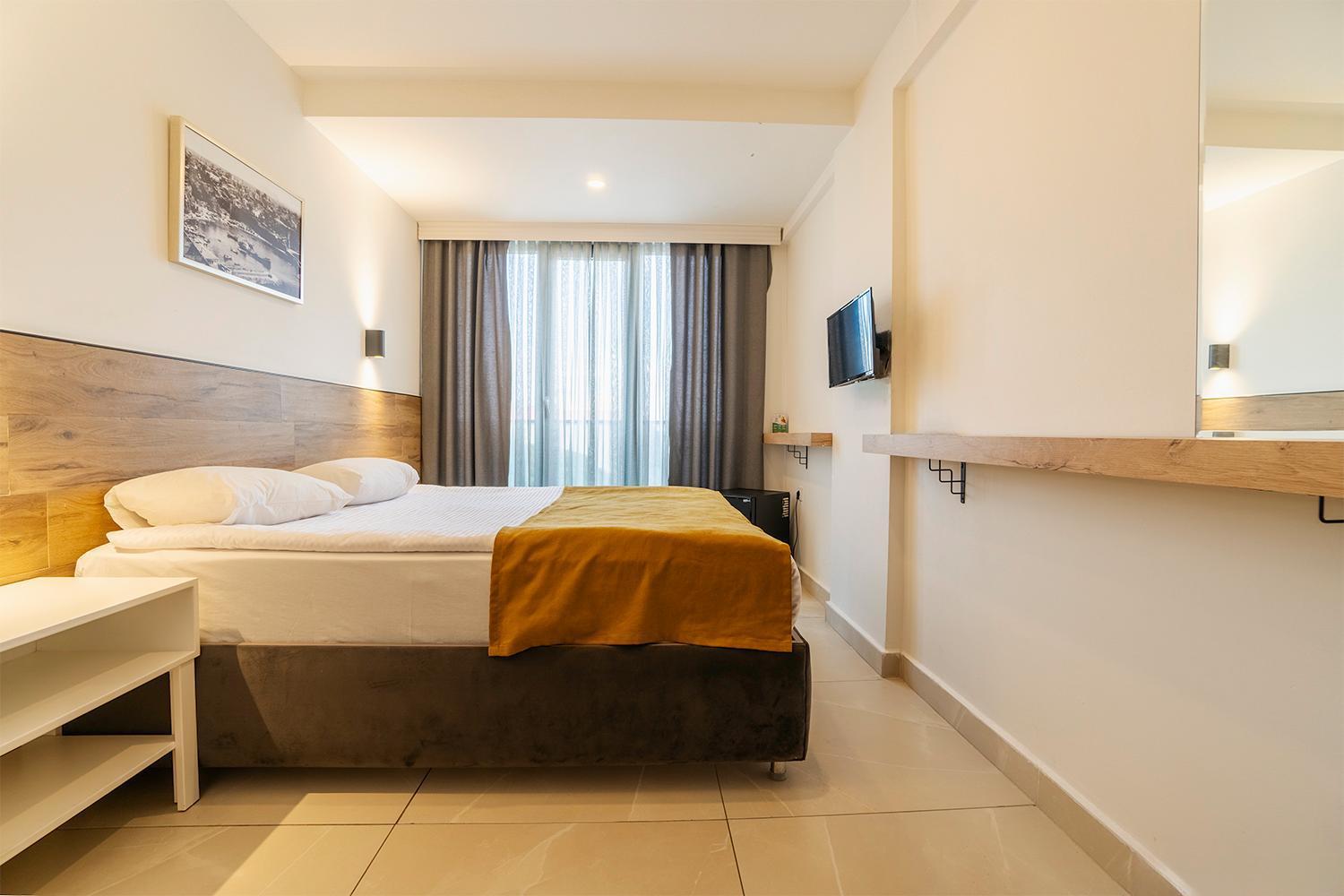 Tut Hotel Antalya Bagian luar foto